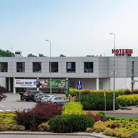 Hotel Police Police Mostowe Exterior photo