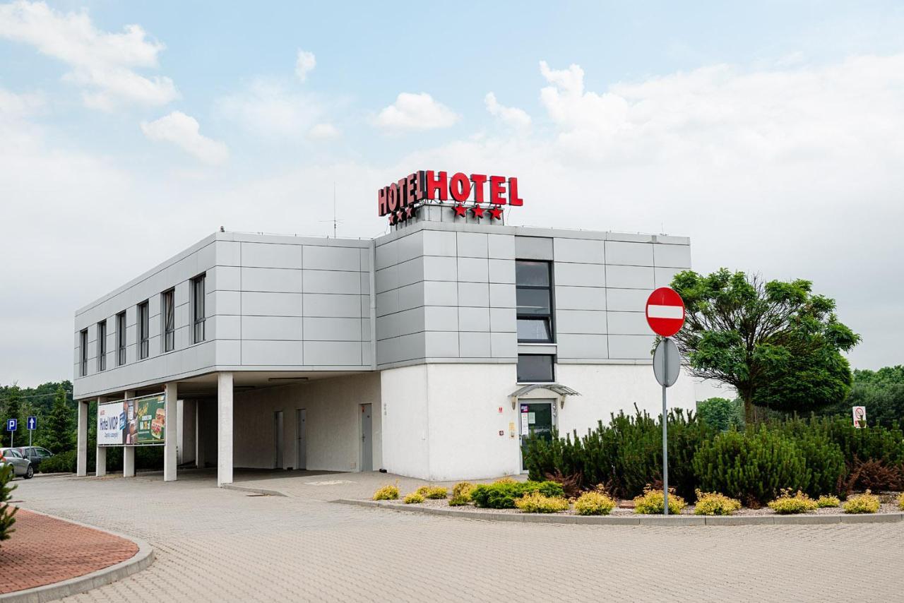 Hotel Police Police Mostowe Exterior photo